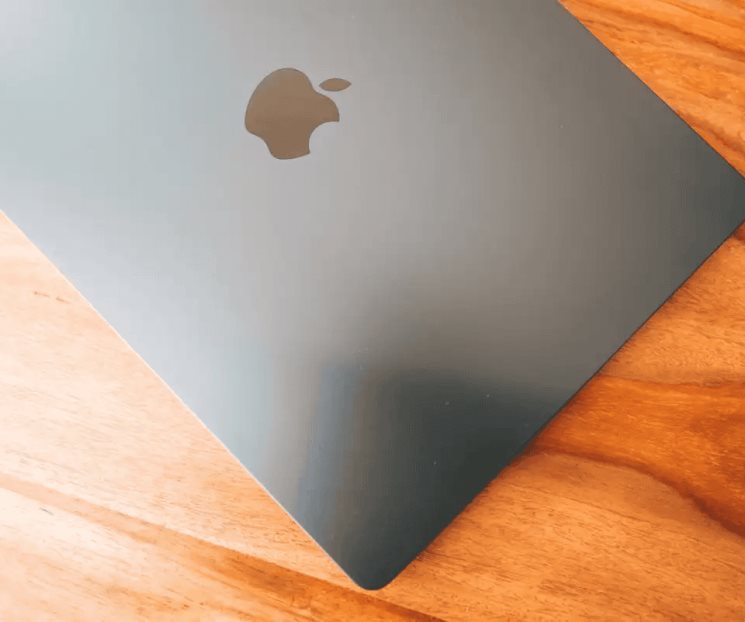 El MacBook con pantalla plegable llegaría en 2026