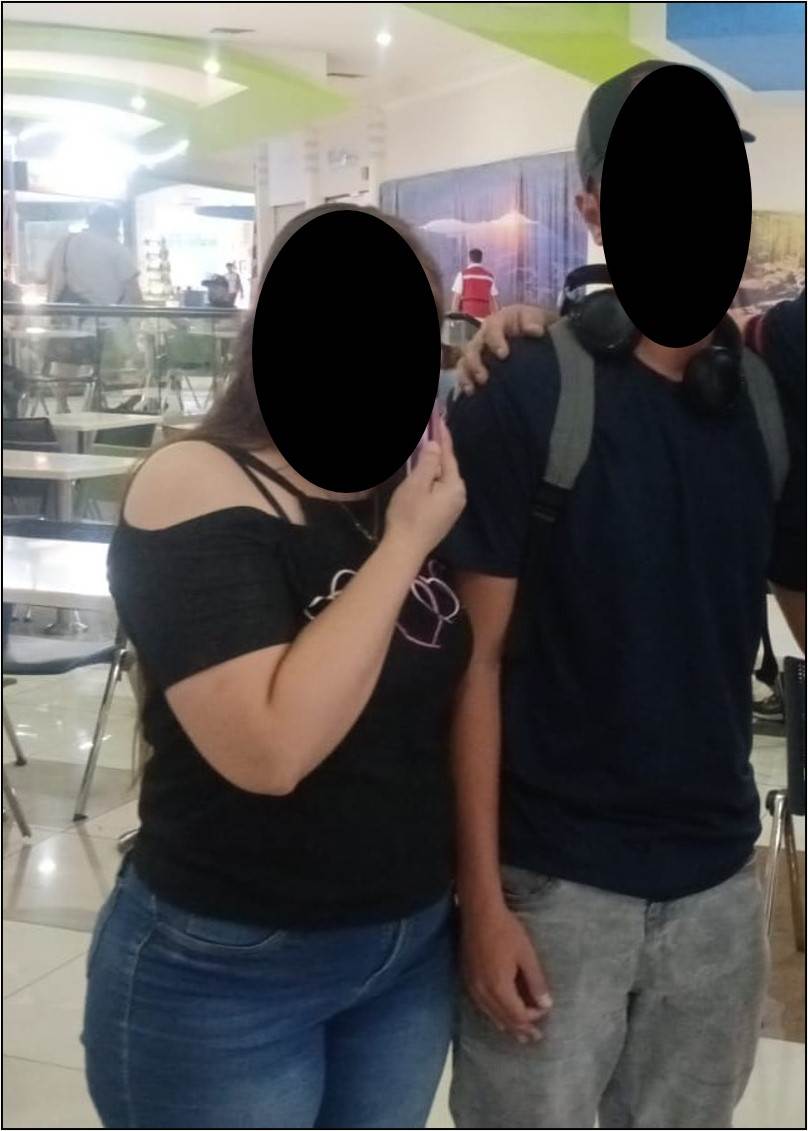 Elementos de la Guardia de Proximidad de Apodaca rescataron a una joven estudiante que fue víctima de un secuestro virtual, siendo obligada a permanecer en el interior de una café ubicado en una plaza comercial.