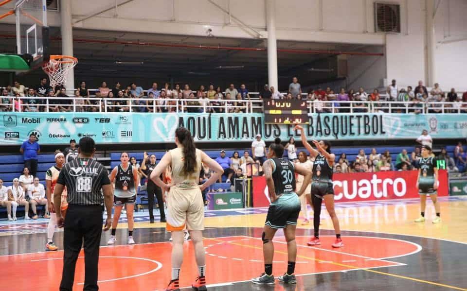 Pega primero Fuerza Regia Femenil