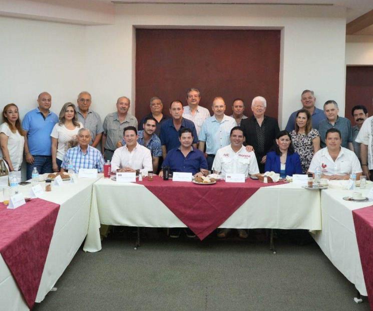 Promete Benavides facilitar operaciones del Mercado de Abastos