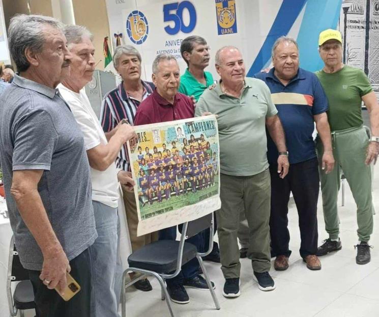 Reconocen a ex jugadores de Tigres por primer ascenso en 1974 Reconocen a ex jugadores de Tigres por primer ascenso en 1974