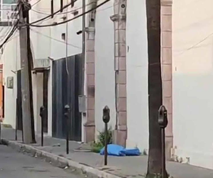 Encuentran adulto mayor sin vida en el Centro de Monterrey