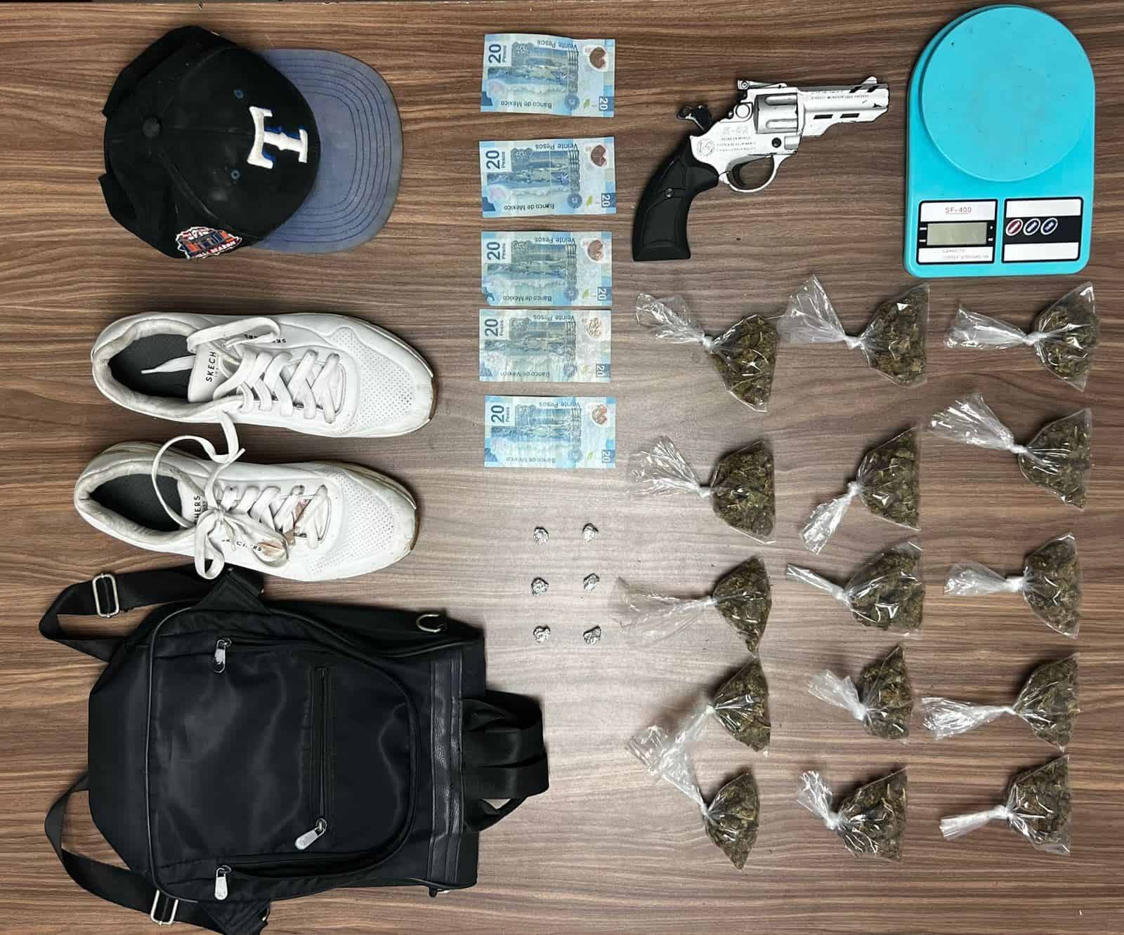 El presunto responsable del asalto y agresión a un empleado de una tienda de conveniencia, fue detenido por elementos de Seguridad Pública de Guadalupe, en la Colonia San Rafael.