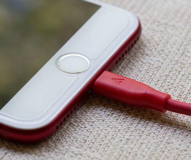 Por qué deberías cargar tu celular en modo avión