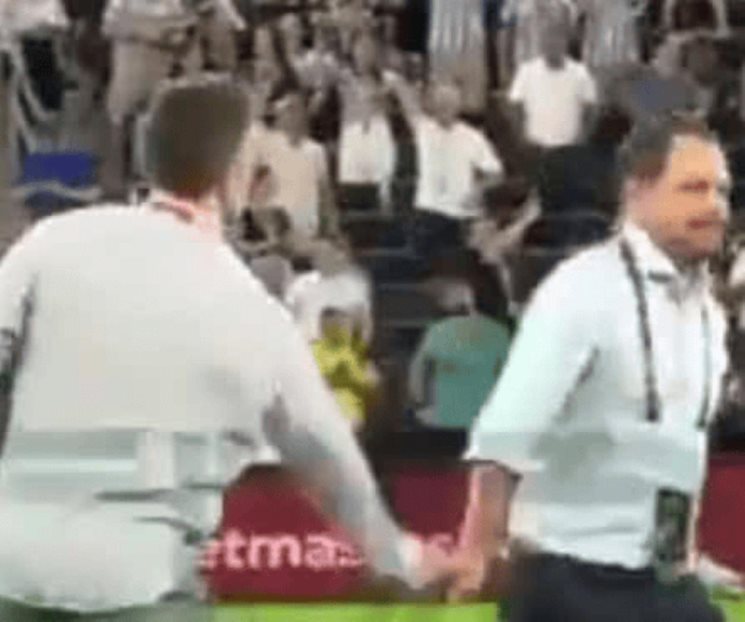 Desprecia presidente de América saludo del Tato