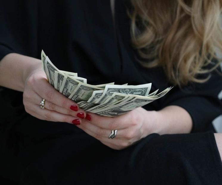 Precio del dólar abre en 16.66 pesos al mayoreo este martes
