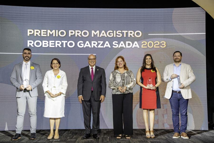 Reconoce la UDEM desempeño de sus mejores profesoras y profesores