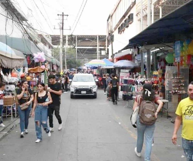 Busca Monterrey reubicar a comerciantes del Centro