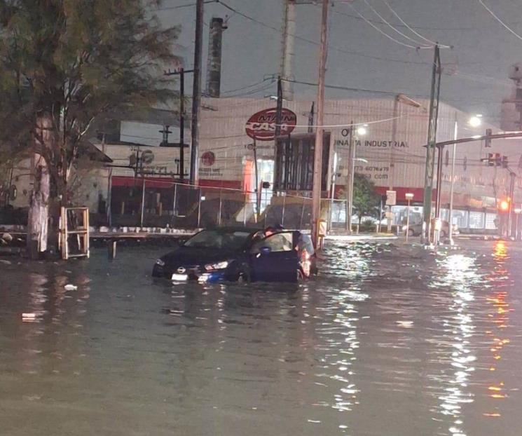 Dejan lluvias un muerto y estragos en la zona metropolitana