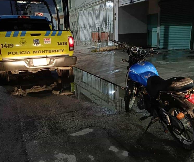 Circulan en moto robada; los detienen Circulan en moto robada; los detienen
