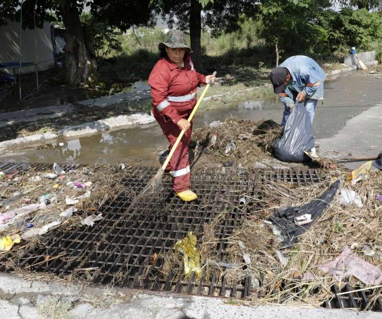 Tras la tempestad, a limpiar vialidades