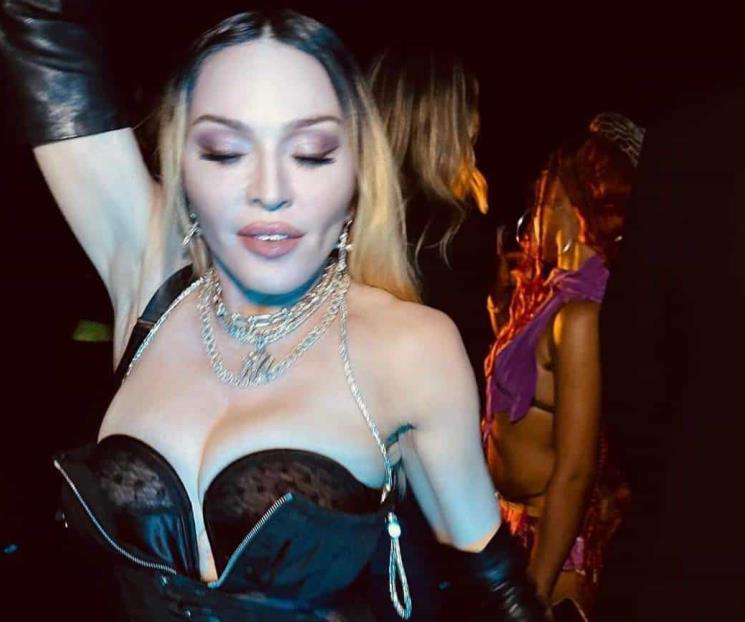 Demanda fan a Madonna por show excesivamente ‘sensual’