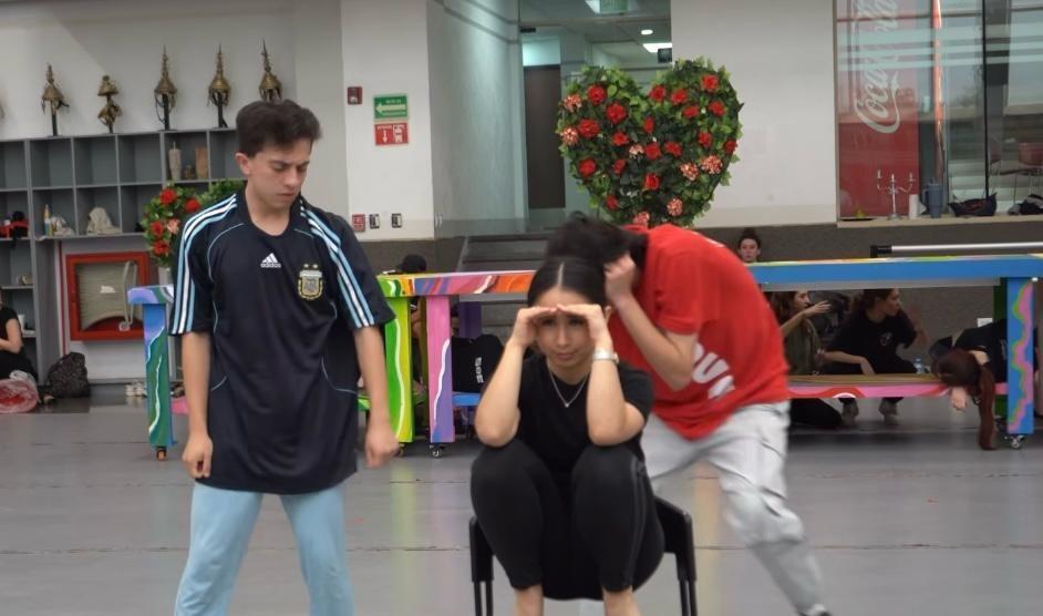 Llevan Alicia al mundo contemporáneo de la danza