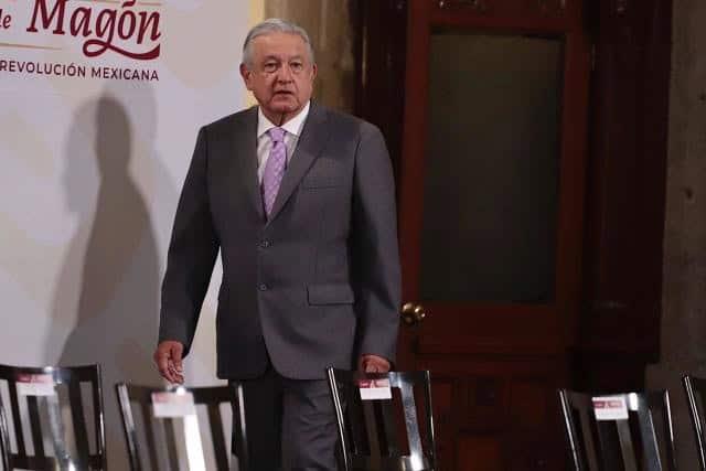 Declaran improcedentes medidas contra AMLO