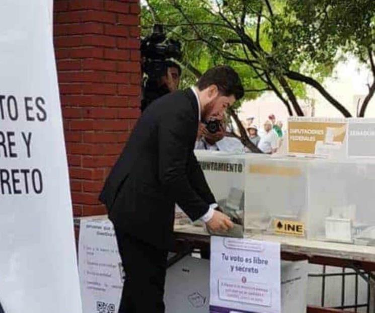 Emite Samuel García su voto