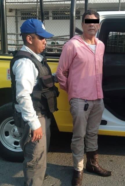 Amenaza con pistola a trabajador