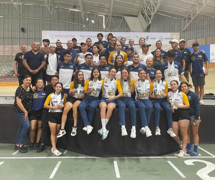 Arrasa NL en ciclismo de pista