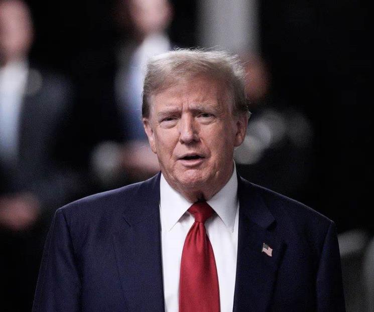 Pide Trump levantar orden de silencio