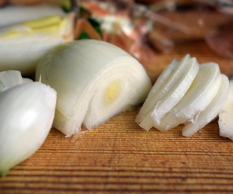 Los beneficios de comer cebolla cruda para la salud