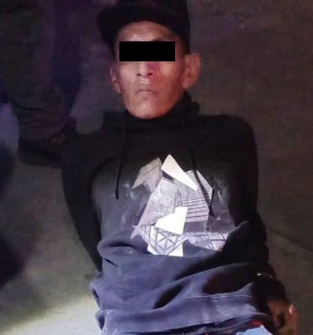 Un hombre fue detenido por oficiales de la Policía de Monterrey, luego de que al acudir a un reporte de detonaciones de arma de fuego, presuntamente le encontraran en su poder una pistola, en la colonia Industrial.