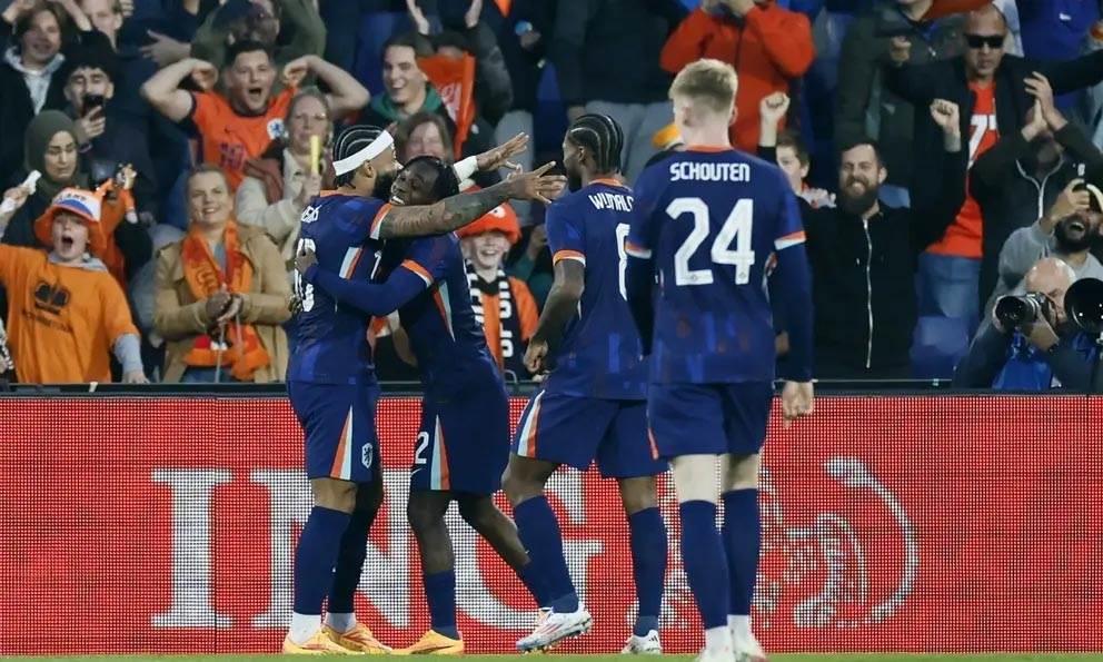 Holanda goleó a Canadá