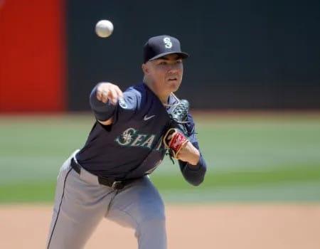 Gran pitcheo de Marineros para blanquear a Oakland