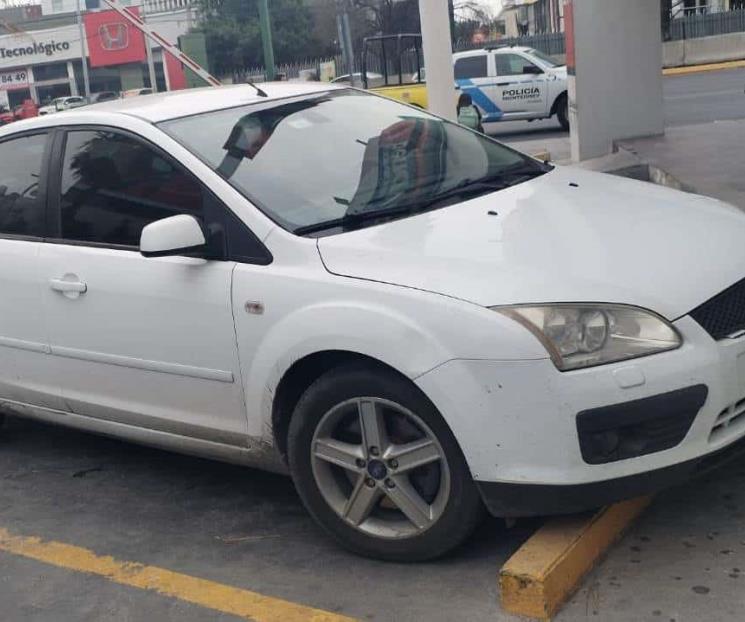 Decomisan vehículo de defraudador