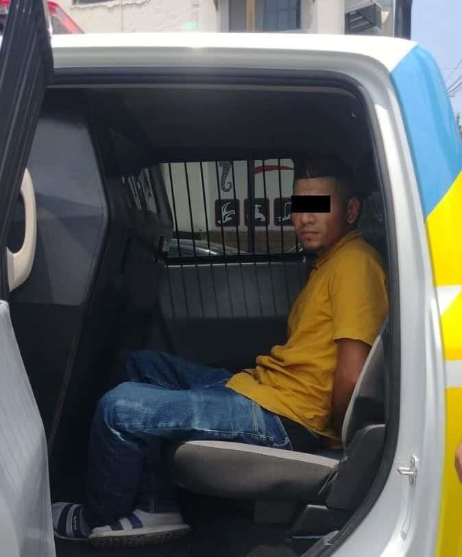 Circula en vehículo robado; lo detienen Circula en vehículo robado; lo detienen