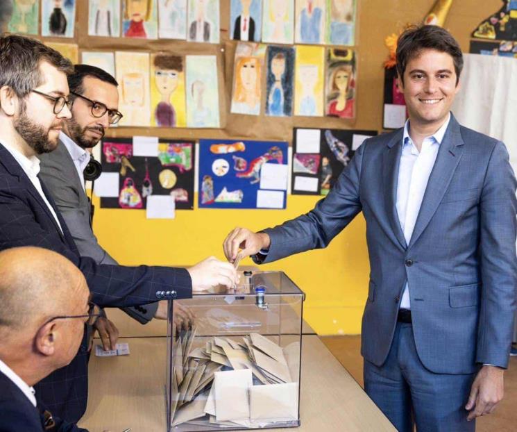PM francés ofrecería su renuncia a cambio de no disolver la Asamblea