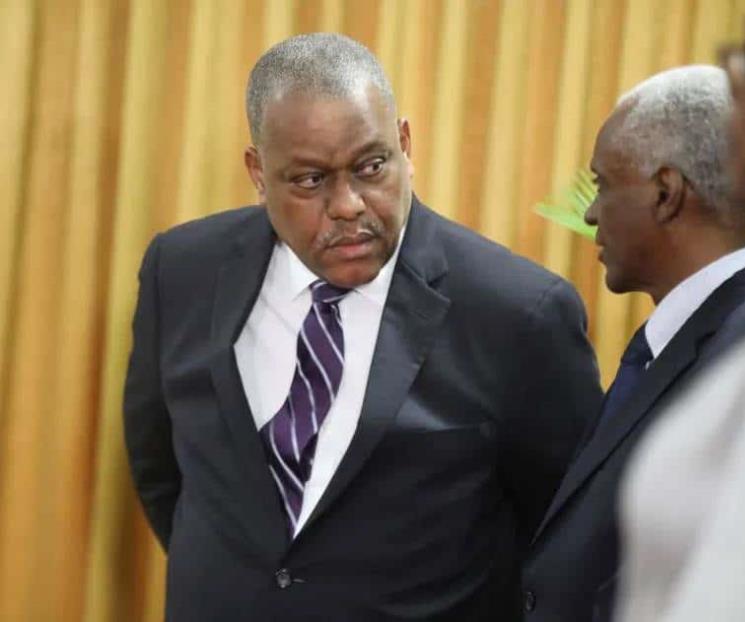 Hospitalizan a Primer ministro de Haití a días de su elección