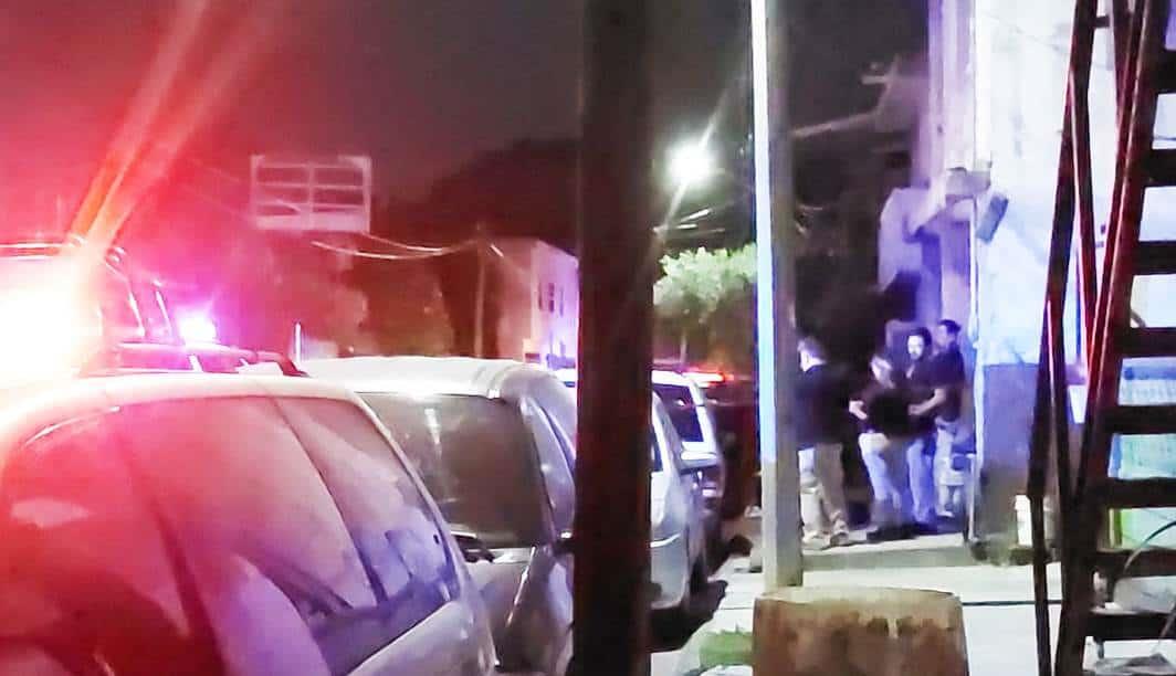 Ejecutan a hombre; balean a otros tres