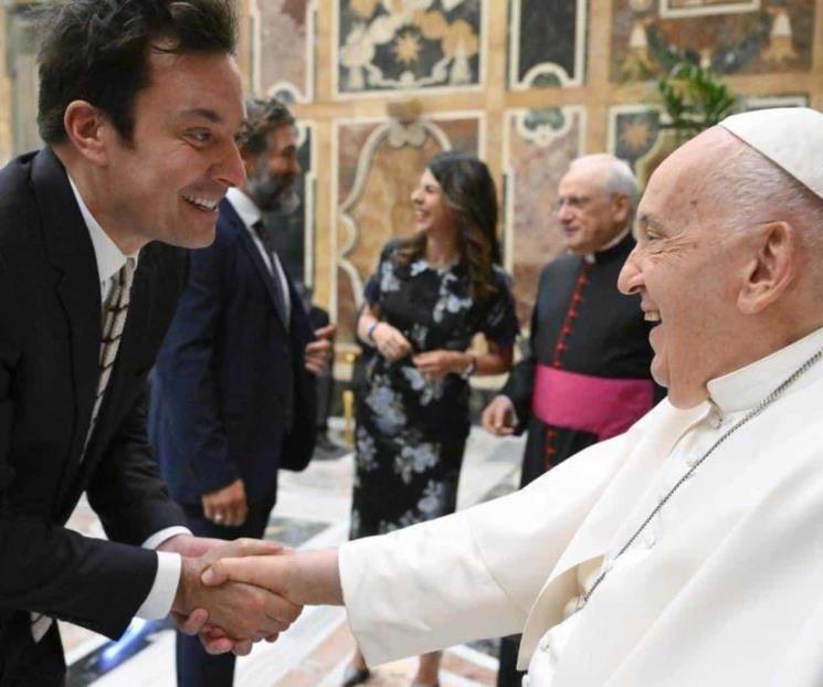 Papa Francisco pasa el tiempo con comediantes de todo el mundo Papa Francisco pasa el tiempo con comediantes de todo el mundo