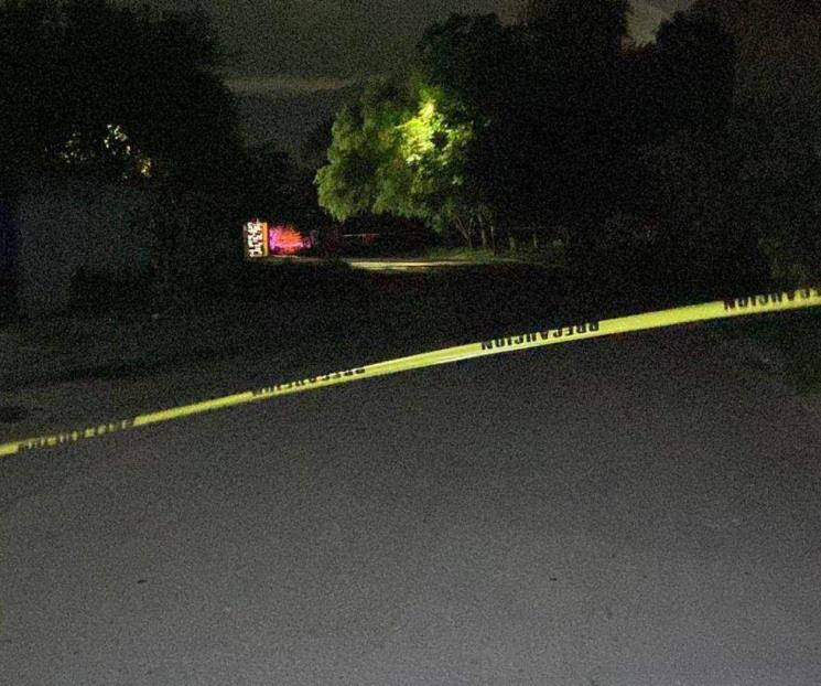 Hallan cuerpo encobijado en un arroyo de Juárez