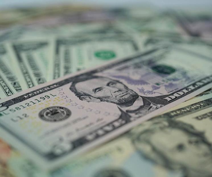 Precio del dólar abre al alza en 18.60 pesos al mayoreo este viernes