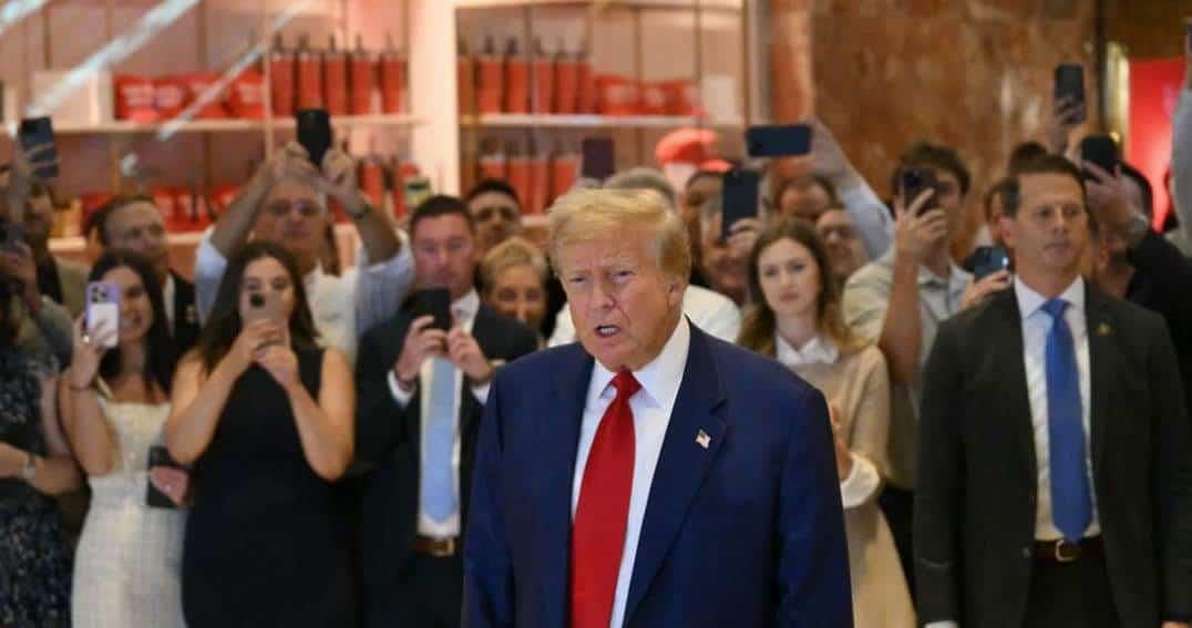 Trump planteó posibilidad de eliminar el impuesto sobre la renta