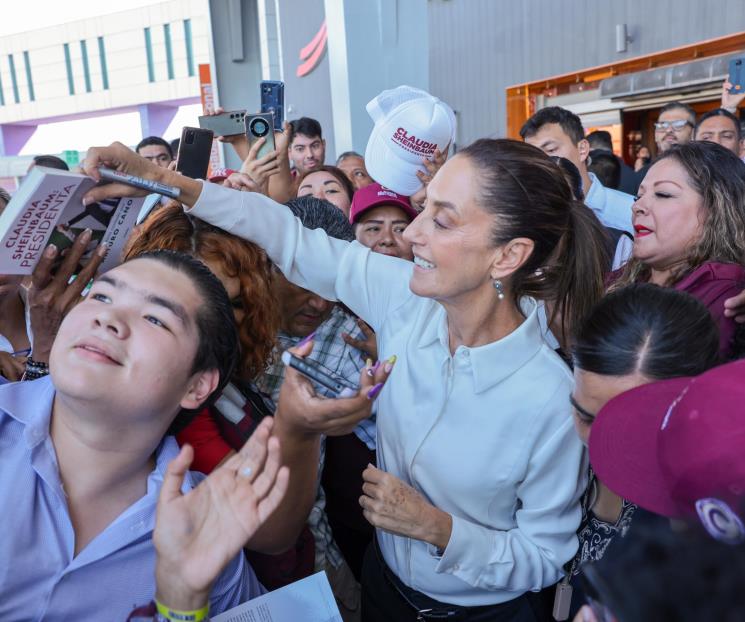 Promete Claudia hacer en NL una visita para celebrar