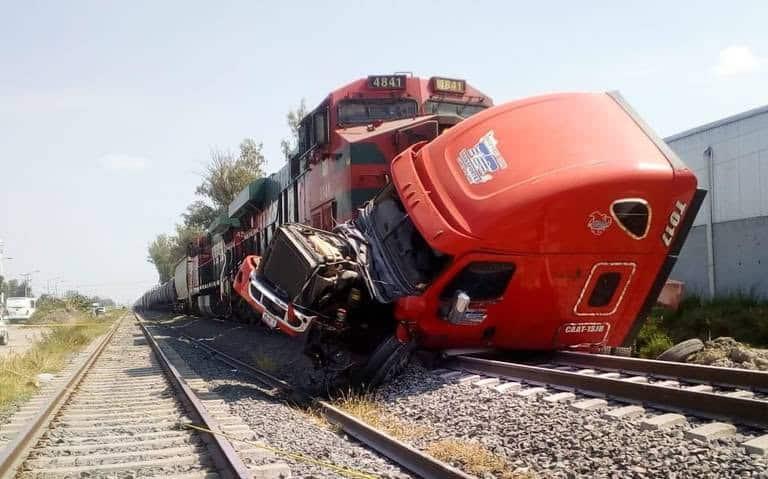 Llama PCNL a evitar tratar de ganarle paso al tren