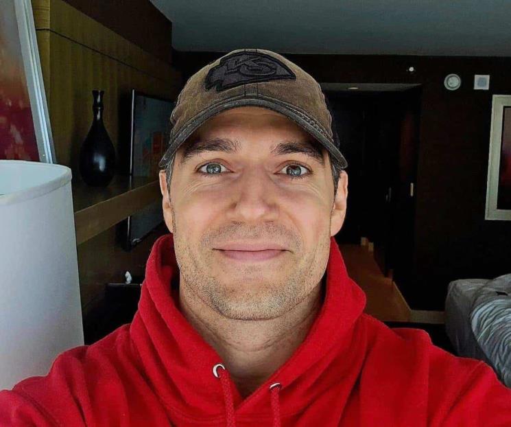Henry Cavill muestra la cuna de su bebé por el Día del Padre