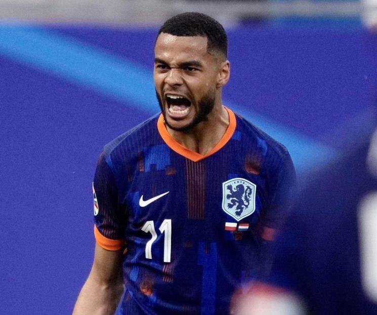 Holanda remonta a Polonia y debutan con victoria en la Eurocopa