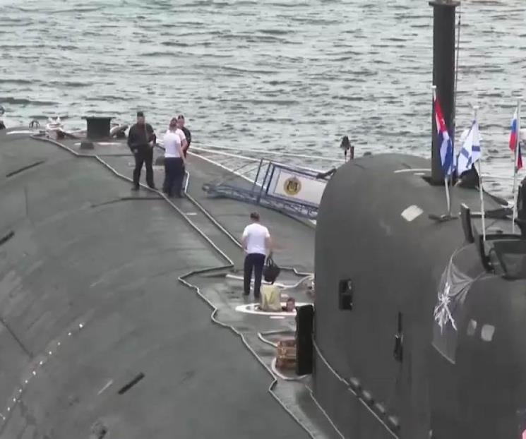 Visita el presidente de Cuba uno de los cuatro buques rusos