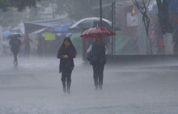 Gobierno se alista para el inicio de lluvias y huracanes: AMLO