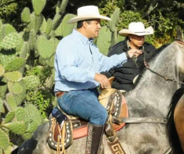 Se cayó el gobernador de Guanajuato de un caballo