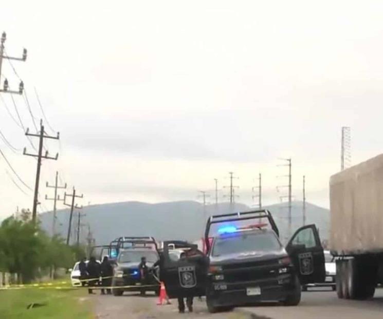 Asesinan a hombre y tiran su cuerpo en el Libramiento Noroeste