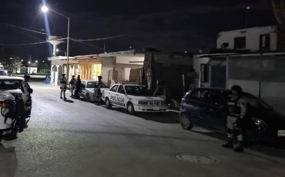 Una persona sin vida y en avanzado estado de descomposición fue encontrado la noche del lunes en un domicilio de la Colonia Hacienda Los Naranjos, municipio de Montemorelos.