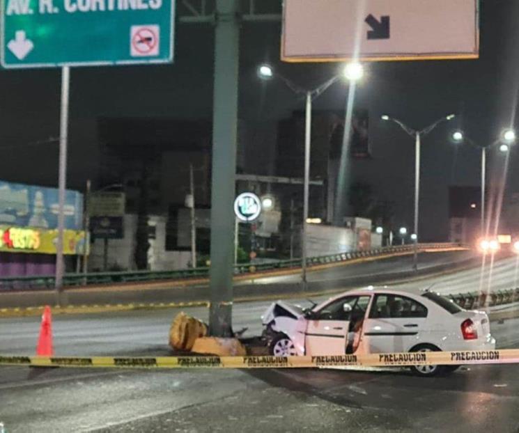 Se estrella y muere en la Av. Gonzalitos