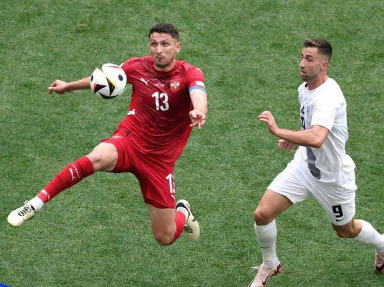 Igualan Eslovenia y Serbia en la Euro