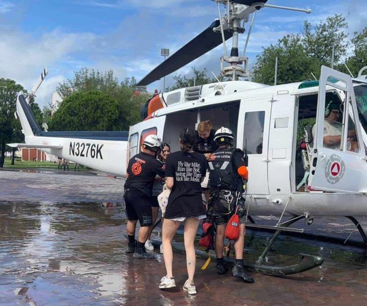 Rescatan a 21 personas atrapadas en cabañas de Montemorelos