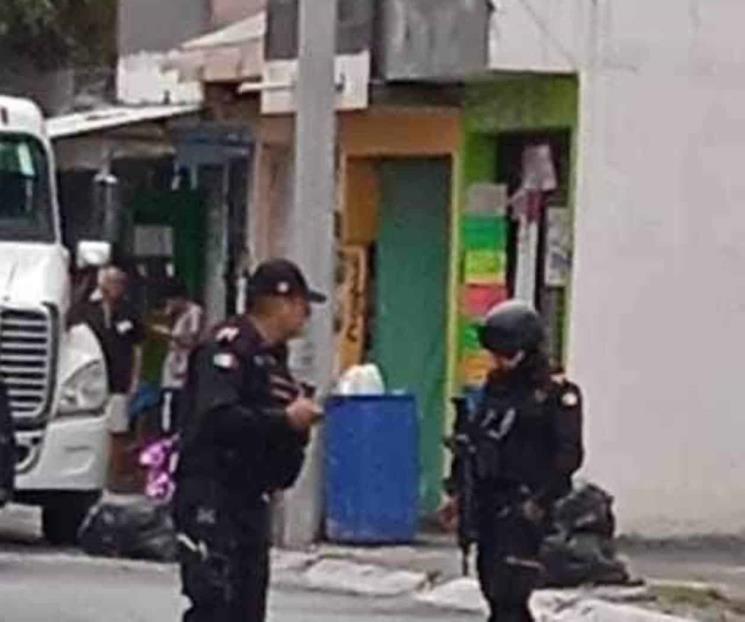 Acribillan a mujer en vía pública de El Carmen