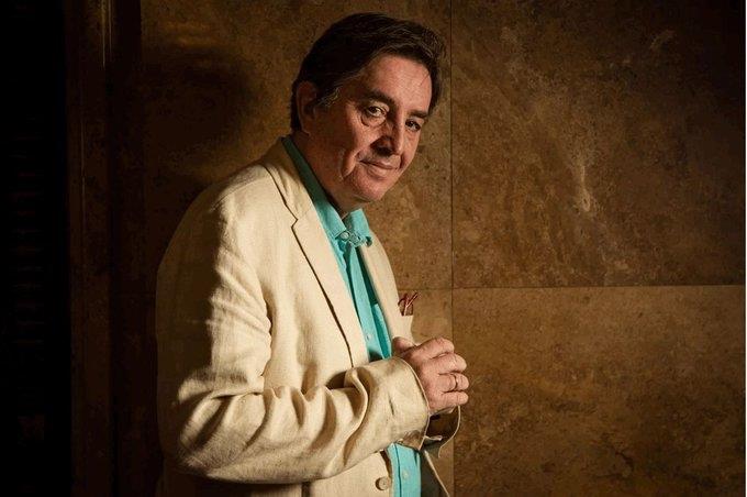Recibe Luis García Montero premio Carlos Fuentes