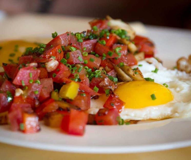 Los alimentos que no pueden faltar en el desayuno para vivir más año